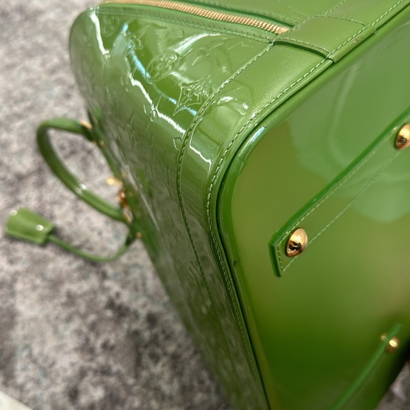 Louis Vuitton Alma GM - Limited Edition Vert Tonic Monogram Vernis - Picture 7 of 17